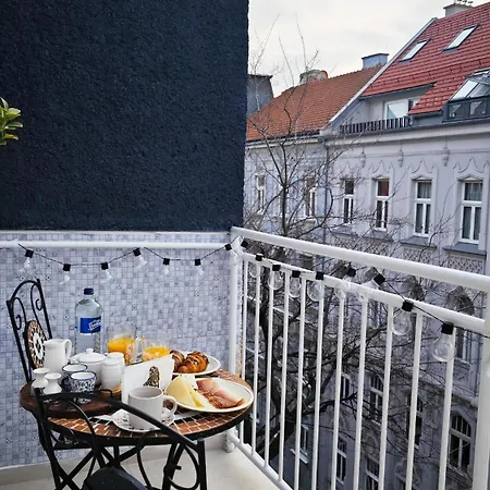 Old Town W Balcony Only 5 Min Danube River * Μπρατισλάβα