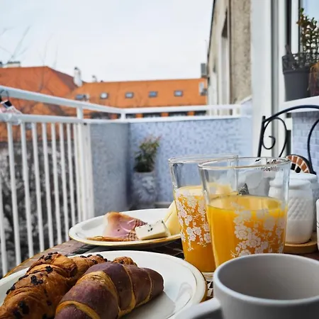 Διαμέρισμα Old Town W Balcony Only 5 Min Danube River Μπρατισλάβα