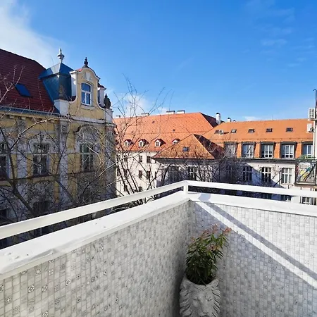 Διαμέρισμα Old Town W Balcony Only 5 Min Danube River Μπρατισλάβα